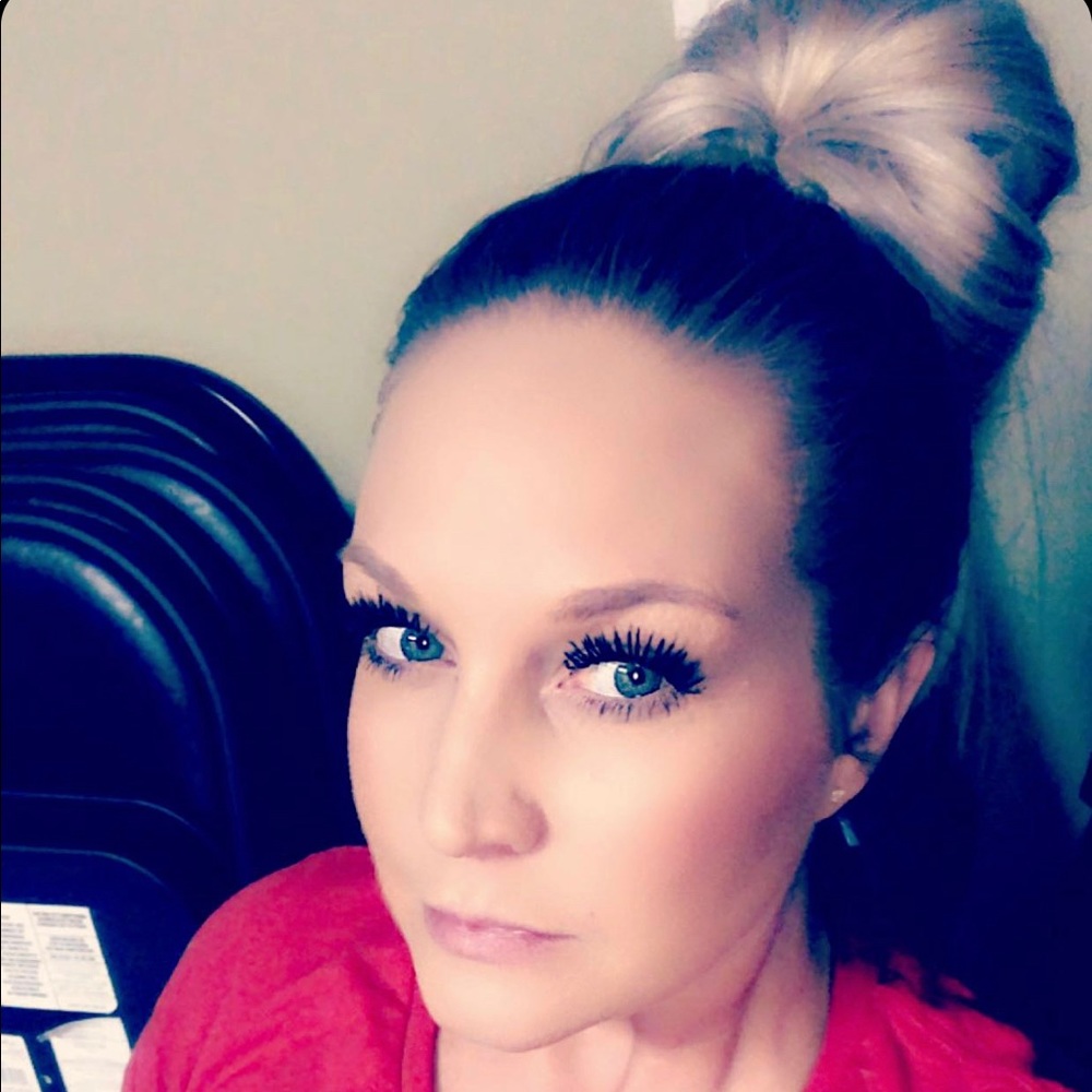 Meet your Posher, Monica